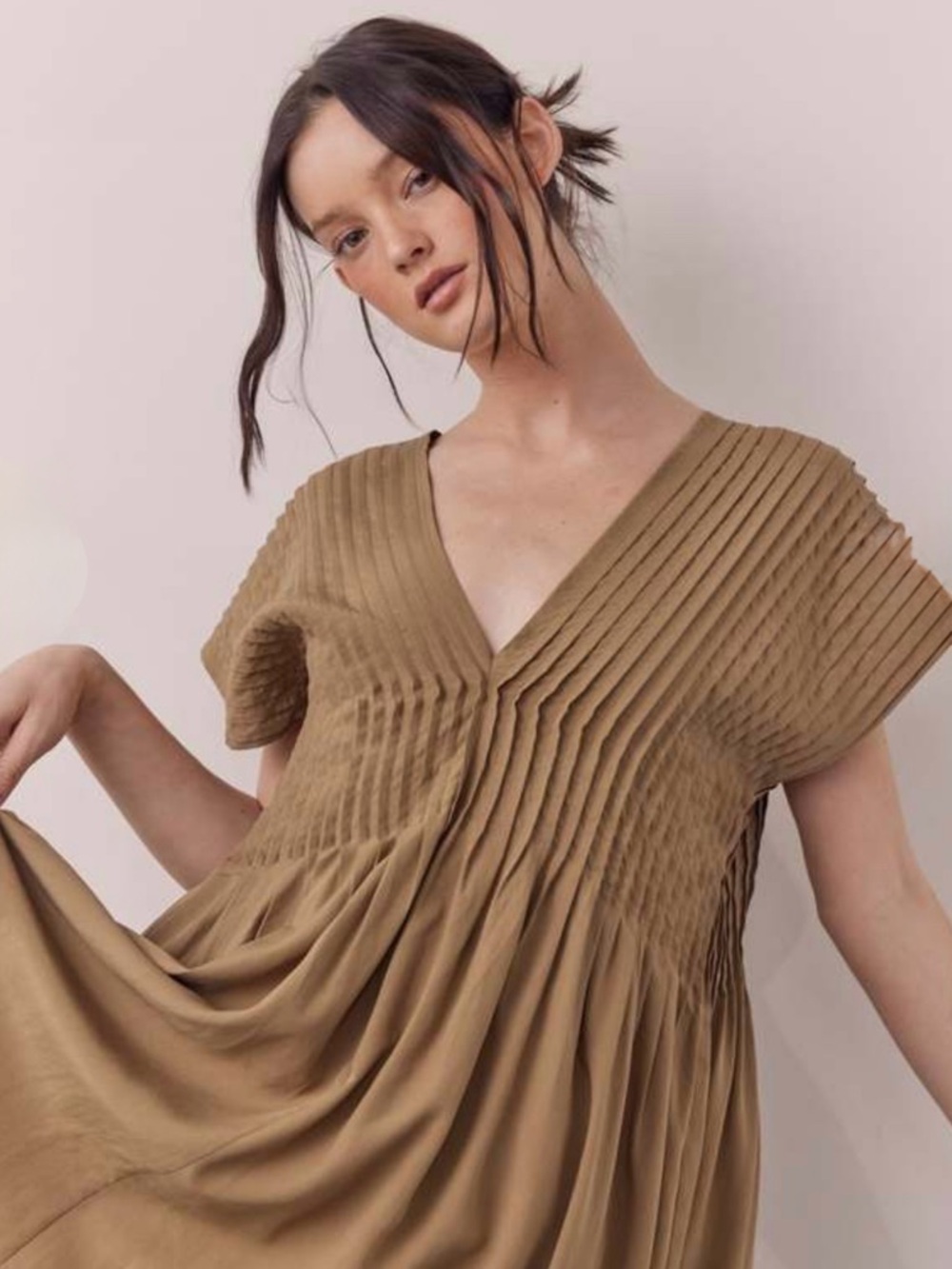 Amente Los Angeles Pin Tucked Midi Dress - Picture 7 of 12